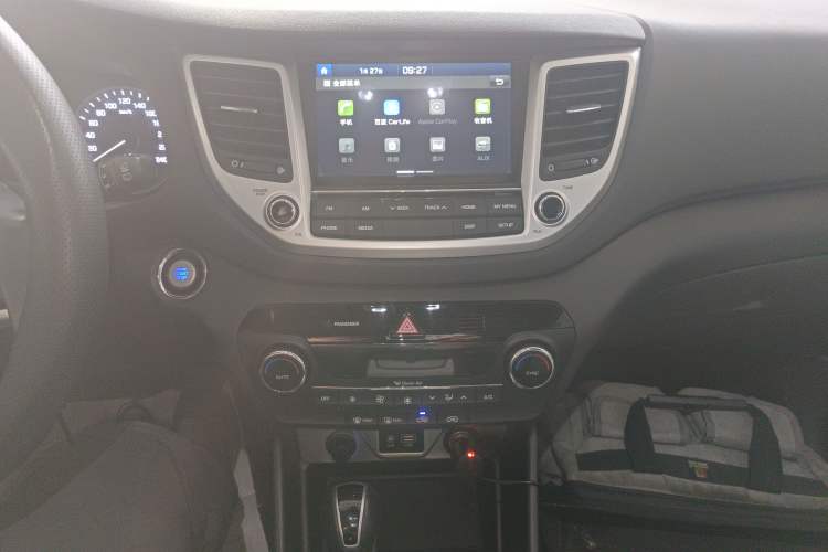 Used Hyundai Tucson 2018 1.6T Dual-Clutch Two-Wheel Drive 15th Anniversary Special Edition