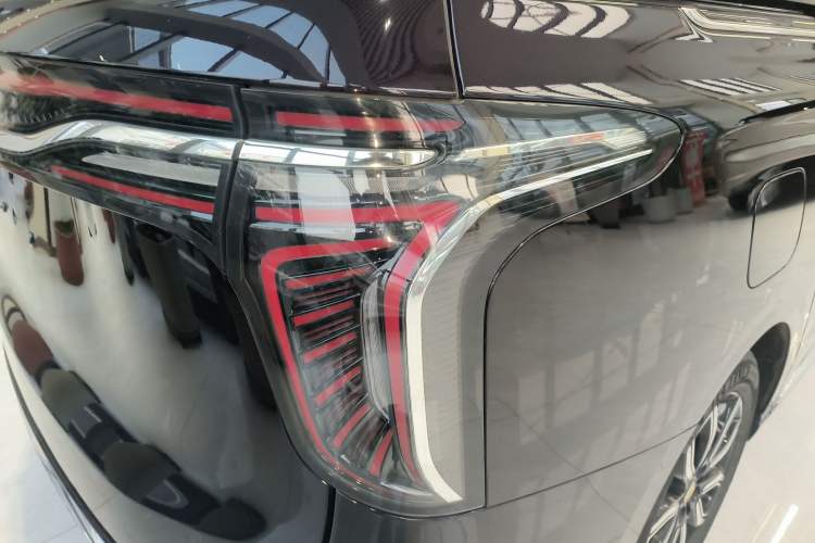 Used Hongqi HQ9 2023 2.0T Smart Connect Flagship Edition