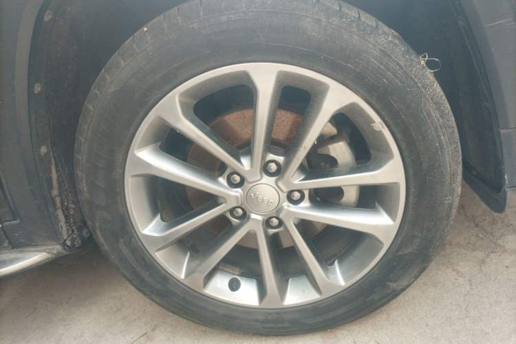 Used  Grand Commander 2018 2.0T Four-Wheel Drive Premium Navigation Version China V
