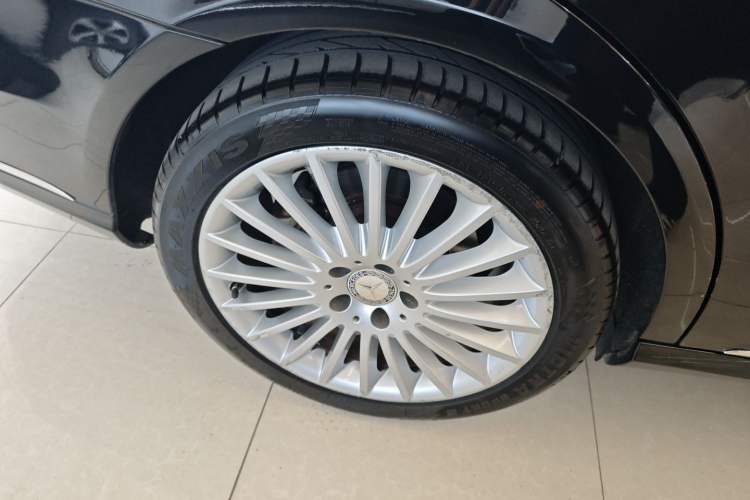 Used Mercedes-Benz E-Class 2015 E 260 L
