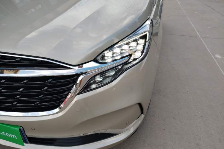 Used Buick GL8 2022 ES Landtrek 653T Luxury Edition