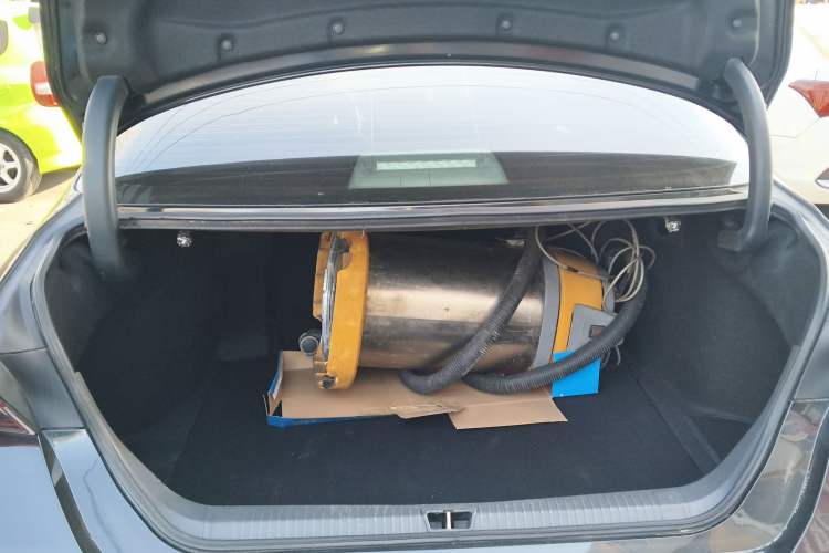 Used Toyota Avalon 2019 Dual-Engine 2.5L Luxury Edition China VI Standard