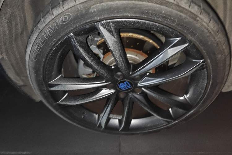 Used BYD Tang New Energy 2018 DM 2.0T All-Wheel Drive Smart Connect Elite 7-Seater China V Emission Standard