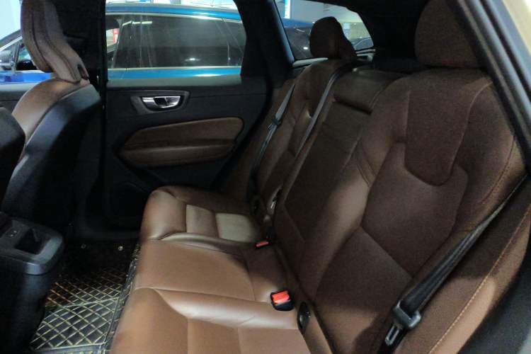 Used Volvo XC60 2021 T5 4x4 Smart Luxury Edition