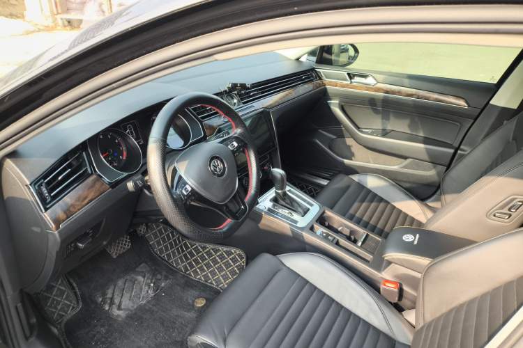 Used Volkswagen Magotan 2019 330TSI DSG Leading Model China VI Standard