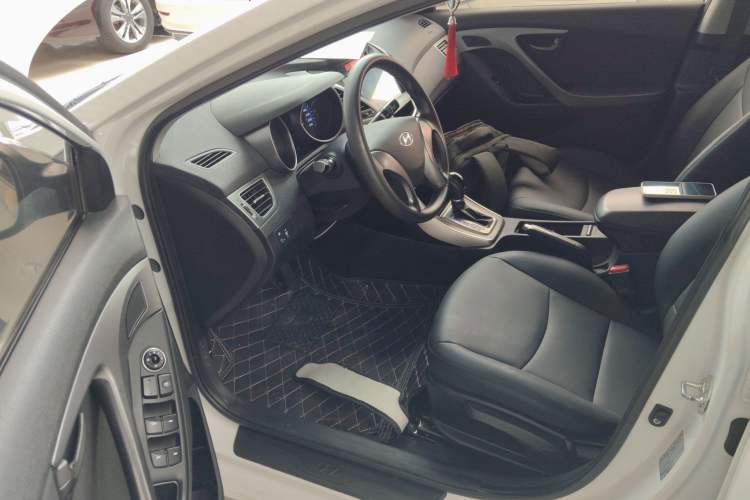 Used Hyundai Elantra 2016 1.6L Automatic Smart Version