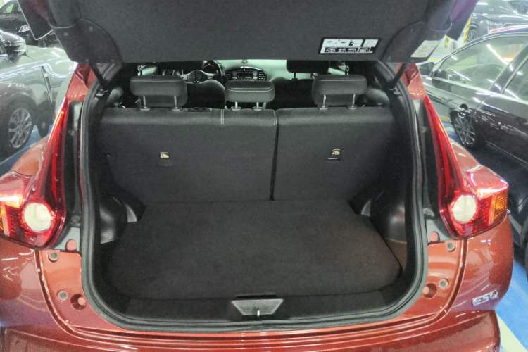 Used Infiniti ESQ 2014 1.6L Spontaneous Edition