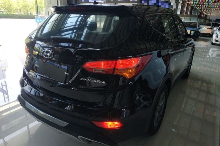 Used Hyundai Santa Fe 2013 2.4L Automatic Two-Wheel Drive Smart Version