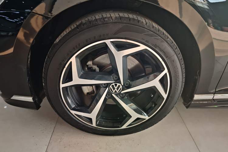 Used Volkswagen Magotan 2023 2 Million Units Limited Edition 280TSI DSG Leading Version
