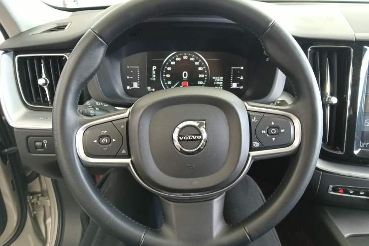 Used Volvo XC60 2018 T5 4x4 Zhiyi Edition
