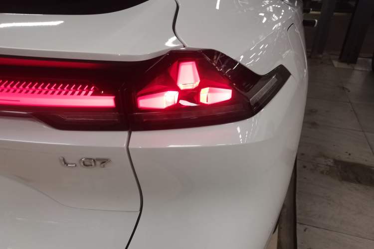 Used  L07 2025 230Max Deep Blue Intelligent Driving AD PRO Range-Extended Version