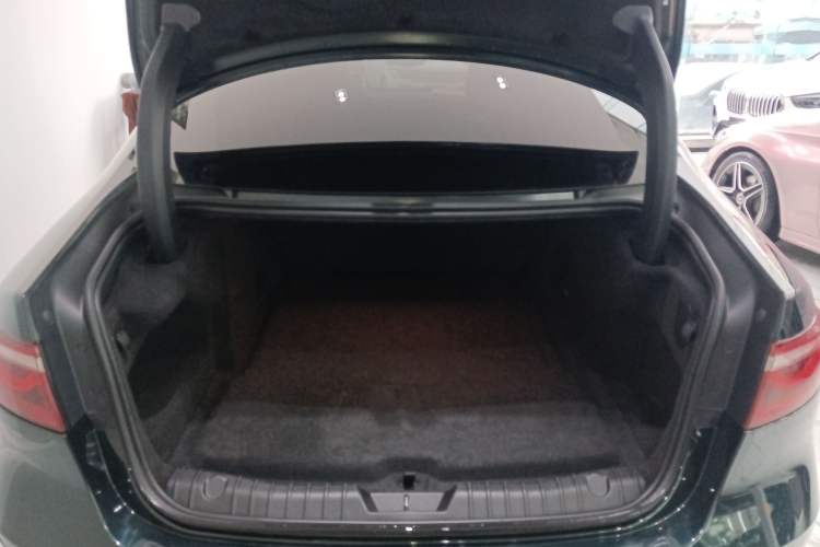 Used Jaguar XFL 2022 XFL 2.0T P250 Two-Wheel-Drive Elite Sport Edition