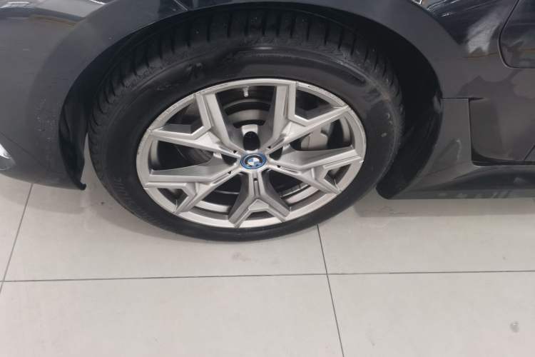 Used BMW i3 2024 eDrive 35 L
