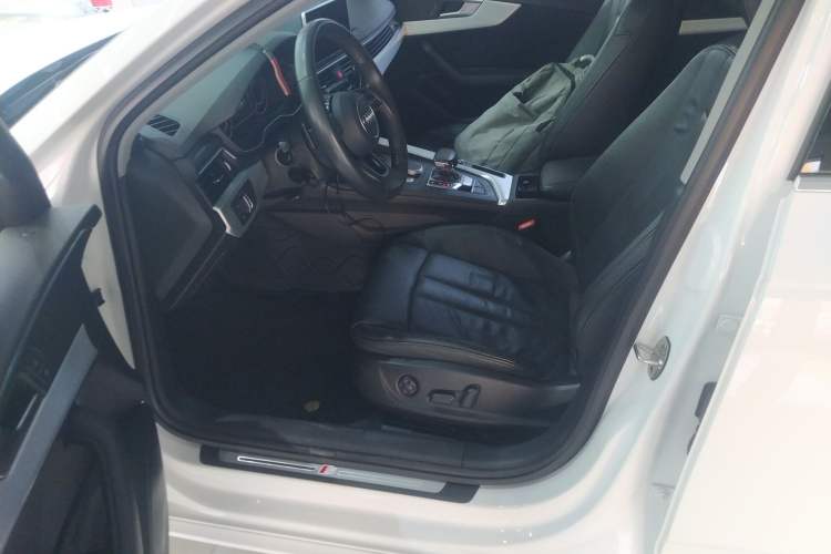 Used Audi A4L 2019 40 TFSI Fashion Edition China VI Emission Standard