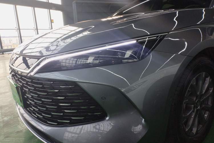 Used BYD Qin L 2025 DM-i Smart Drive 80KM Leading Model