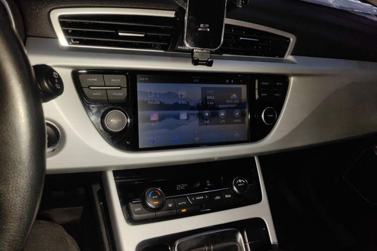 Used Geely Auto Emgrand X7 Sport 2016 2.0L Manual Smart Connect Version
