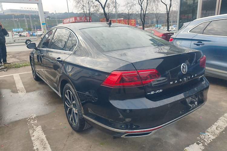 Used Volkswagen Magotan 2020 330TSI DSG Leading Model
