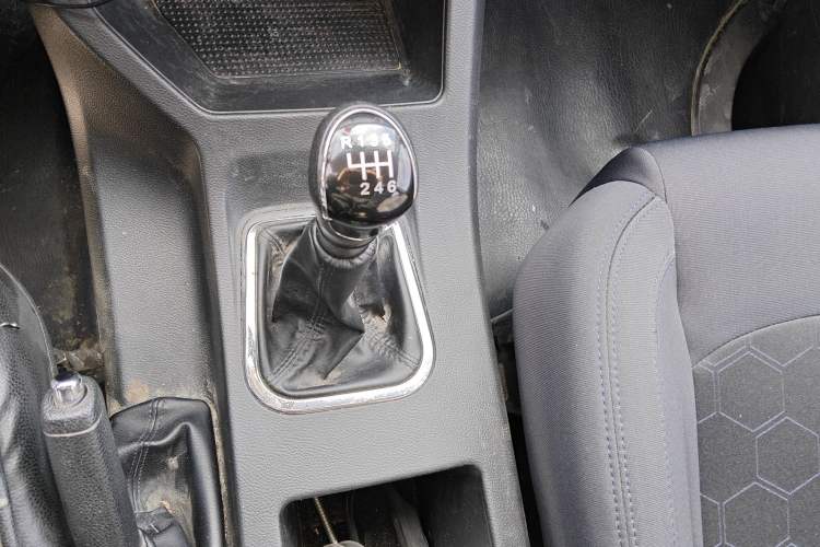 Used FORTHING Lingzhi 2022 Striving Version M5L 2.0L Basic Model 9-Seater
