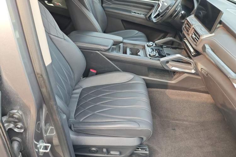 Used SAIC MAXUS Territory 2023 2.0T Cross-Country Luxury Edition 7 Seats