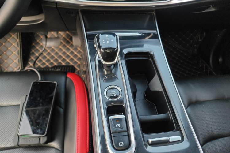 Used SOL X8 2021 300T DCT Prestige Smart Connectivity Edition 5-seater
