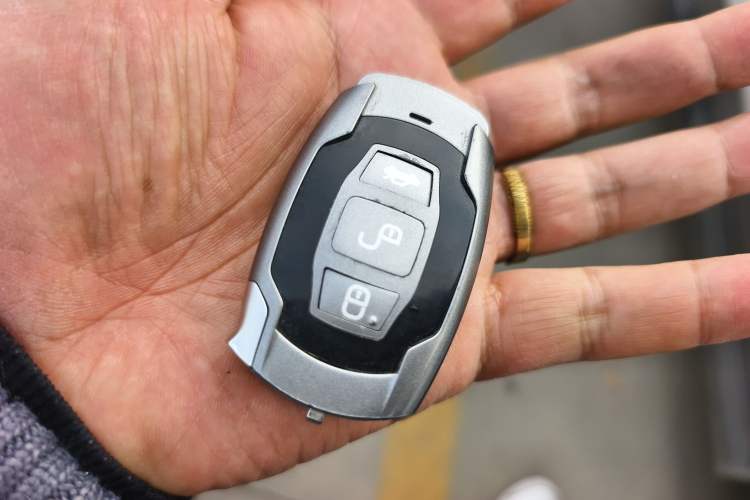 Used BYD Song 2016 GaiShi Edition 1.5TI Manual Elite Model
