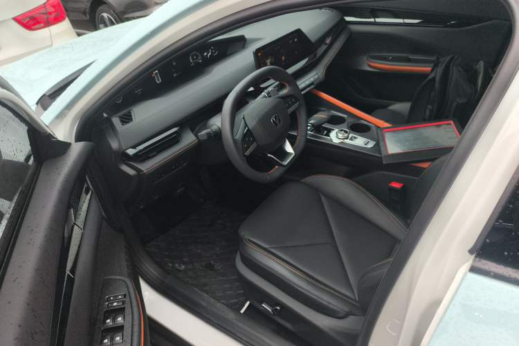 Used Changan UNI-V 2022 1.5T Prestige Version
