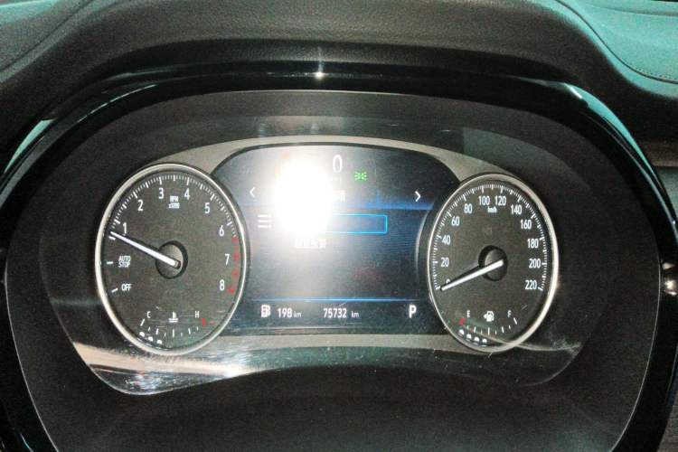 Used Buick GL8 2023 Land Executive Class Comfort Model
