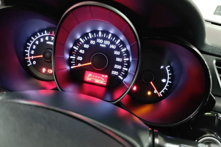 Used Kia K2 2015 Hatchback 1.4L AT GLS Cool Edition
