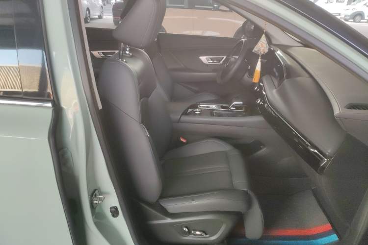 Used Dongfeng Aeolus Huge 2022 Mach Dual-Motor 1.5T MHD Dare-to-Dream Edition