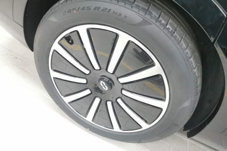 Used Hima AITO M9 2024 Range-Extended Ultra Version 42 kWh 6-Seater Model
