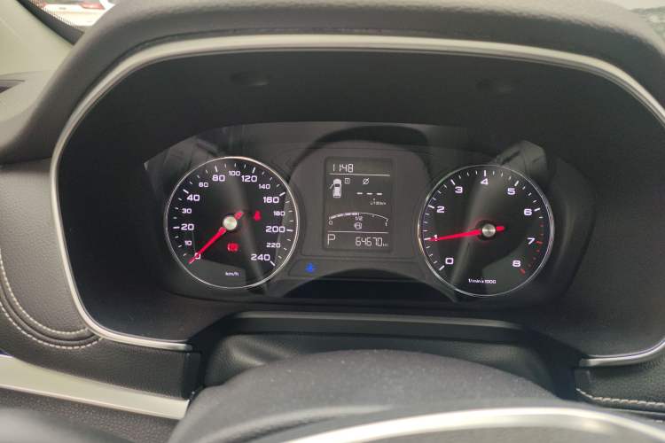 Used Roewe RX5 2019 20T Two-Wheel Drive Automatic 4G Connected Platinum Edition
