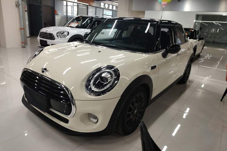 Used  MINI 2018 1.5T COOPER Classic Edition Five-Door Version
