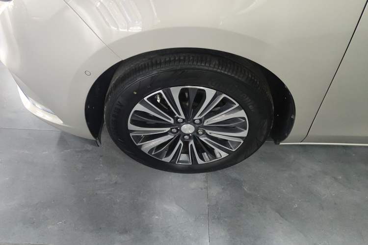 Used Buick GL8 2021 ES Landtrek 653T Luxury Model
