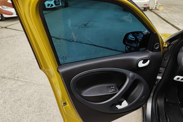 Used  forfour 2016 1.0L 52 kW Dynamic Edition
