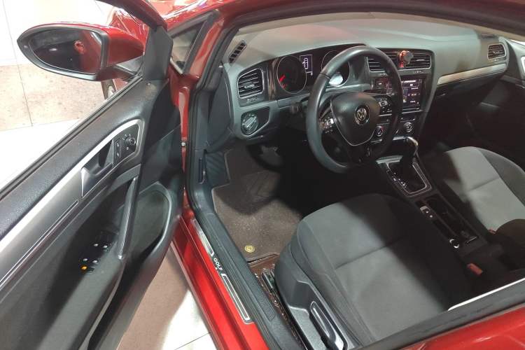 Used Volkswagen Golf 2019 200TSI DSG Comfort & Ambition Edition China VI Standard
