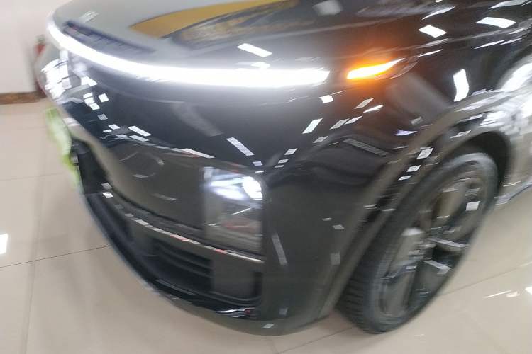 Used Li Auto L9 2025 Pro Smart Refresh Edition
