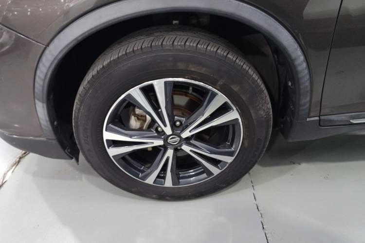 Used Nissan X-Trail 2019 2.5L CVT Smart Connect Luxury Edition 4WD
