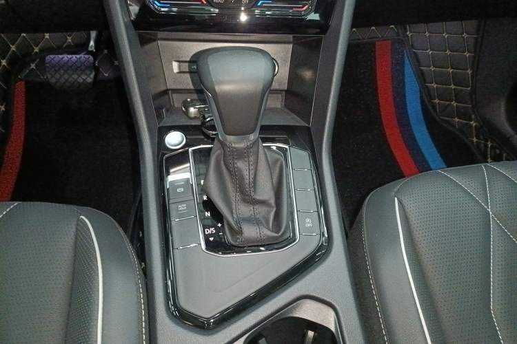 Used Volkswagen Tiguan L 2022 330TSI Automatic Two-Wheel Drive Smart Edition
