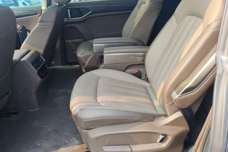 Used Volkswagen Viloran 2024 330TSI Luxury Edition