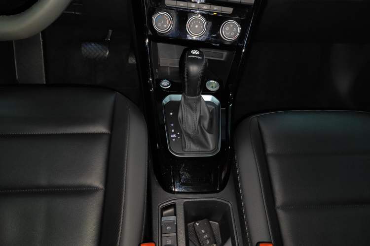 Used Volkswagen T-ROC 2020 280TSI DSG Two-Wheel Drive Comfort Version