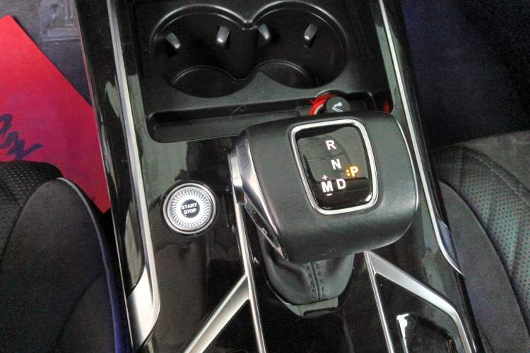 Used Hongqi HS5 2022 Revised Version 2.0T Smart Connect Flagship Edition
