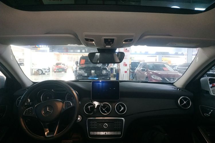 Used Mercedes-Benz GLA 2017 GLA 220 4MATIC Luxury Model
