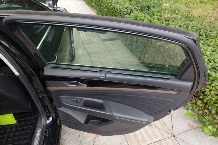 Used Volkswagen Passat 2019 330TSI Luxury Edition China VI Standard
