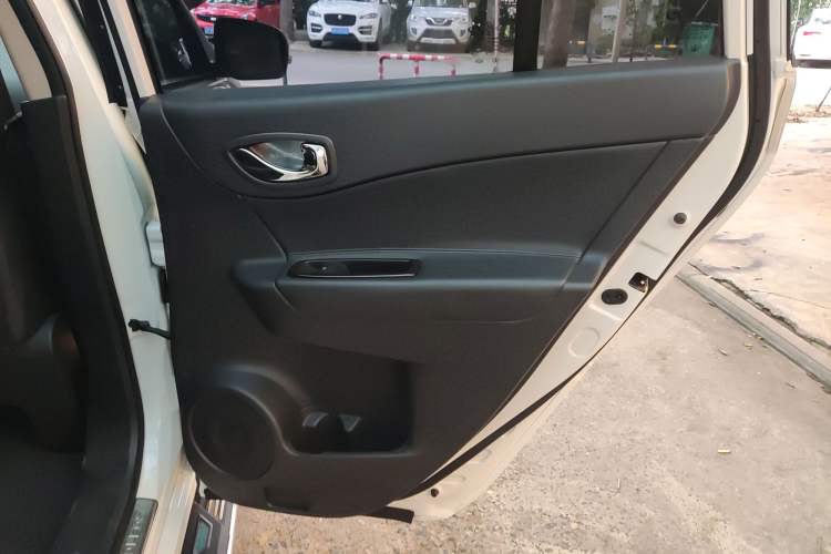 Used Renault Koleos 2015 2.5L Two-Wheel Drive Comfort Edition
