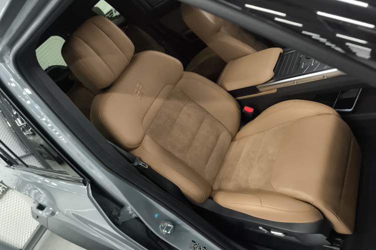 Used JETOUR Traveler 2023 2.0T All-Wheel Drive CrossPRO+
