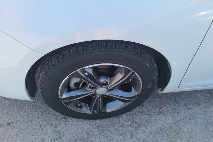 Used Geely Auto Emgrand GL 2018 1.4T Manual Elite Smart Connectivity Version