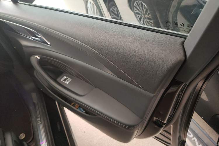 Used Hongqi H5 2024 2.0T Automatic Smart Connect Flagship Edition
