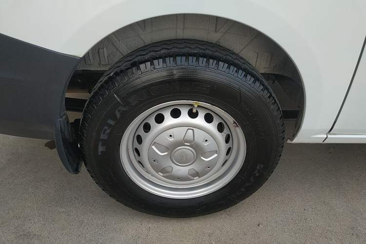 Used Ford Transit 2017 2.0T Diesel Multi-Purpose Commercial Vehicle Short Wheelbase Low Roof China V Standard
