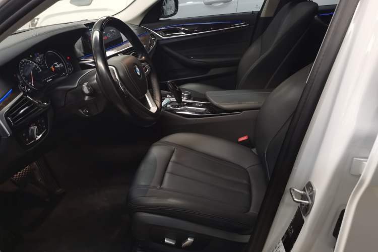 Used BMW 5 Series 2018 525Li Luxury Package
