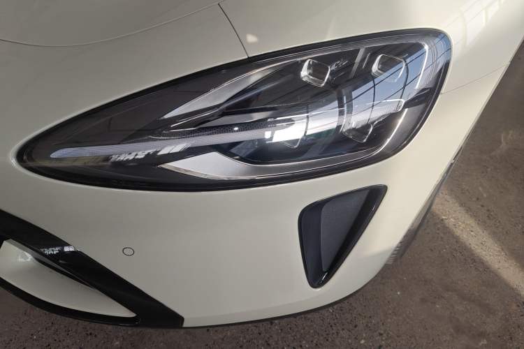 Used  SU7 2024 Rear-Drive Ultra-Long Range Advanced Pro-Level Intelligent Driving Version
